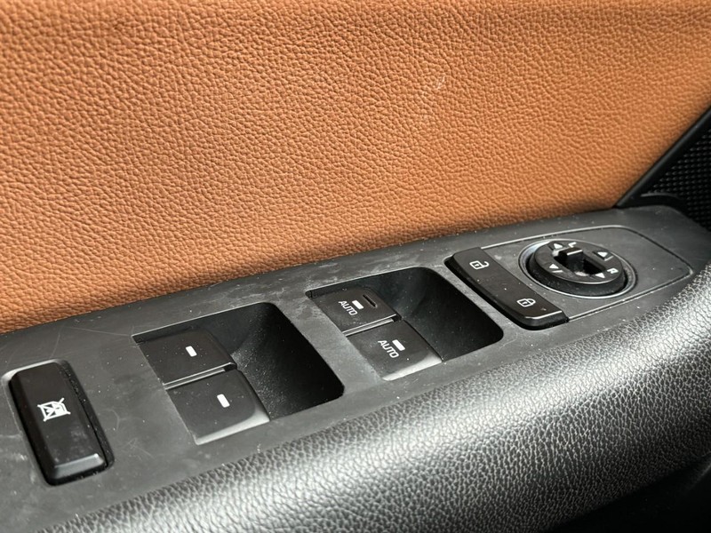 Hyundai Sonata Vehicle Image 25