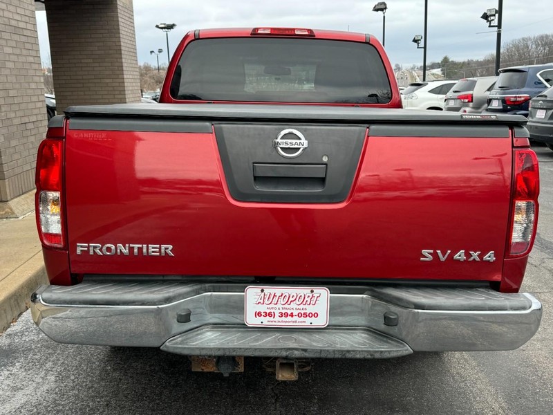 Nissan Frontier Vehicle Image 09