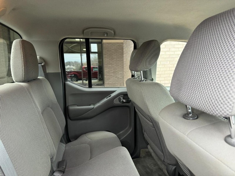 Nissan Frontier Vehicle Image 10