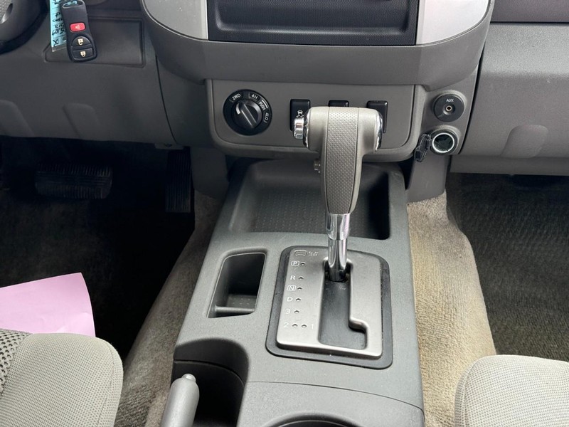 Nissan Frontier Vehicle Image 14