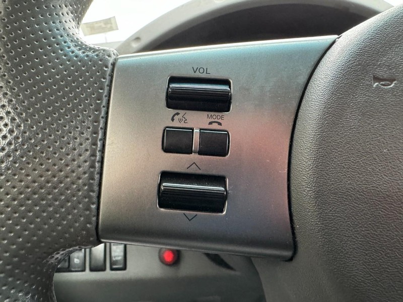 Nissan Frontier Vehicle Image 16