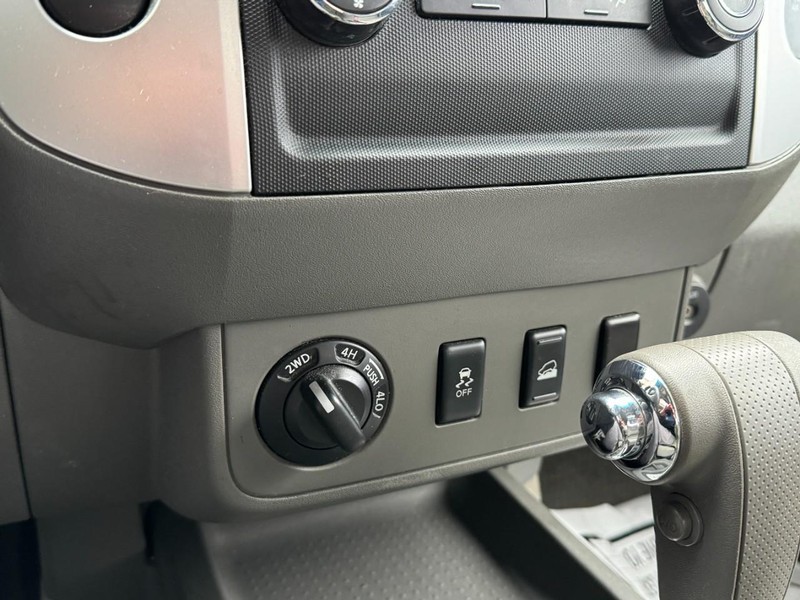 Nissan Frontier Vehicle Image 19