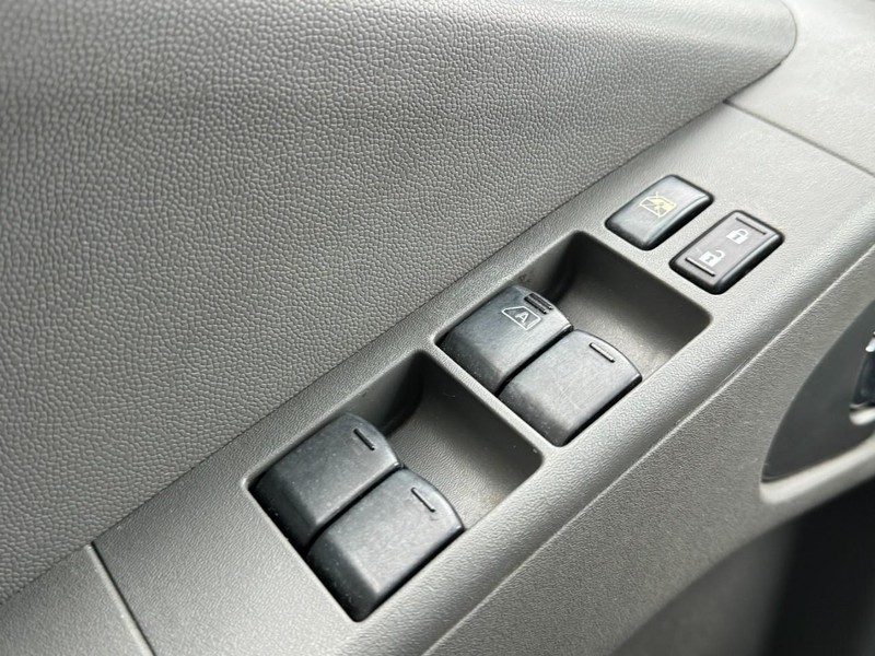 Nissan Frontier Vehicle Image 21