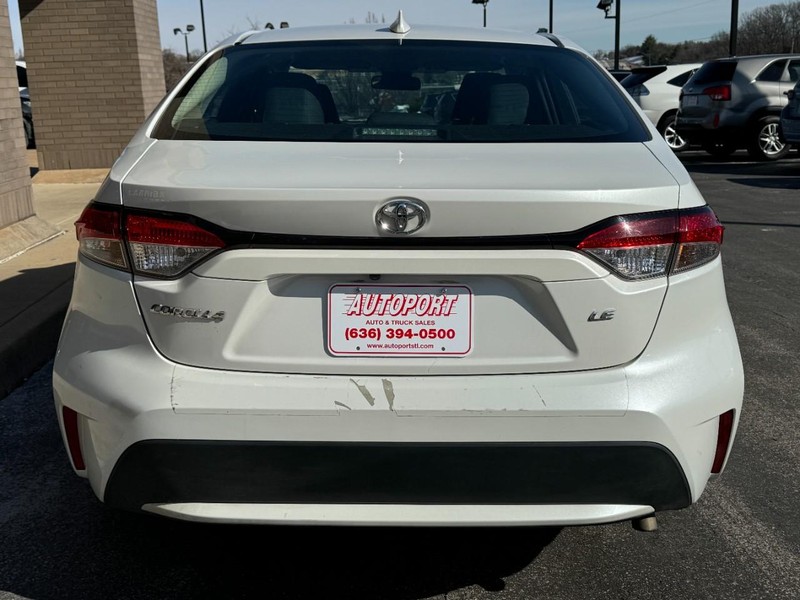 Toyota Corolla Vehicle Image 09