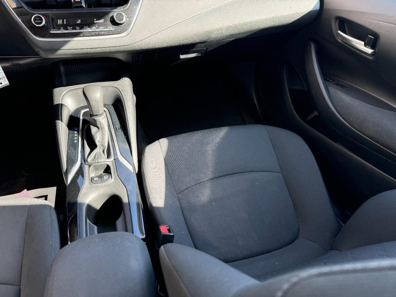 Toyota Corolla Vehicle Image 15