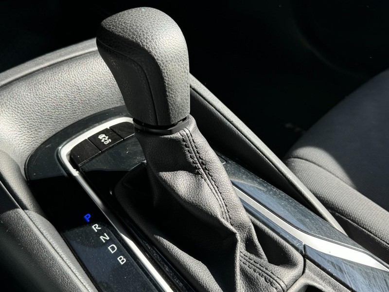 Toyota Corolla Vehicle Image 19