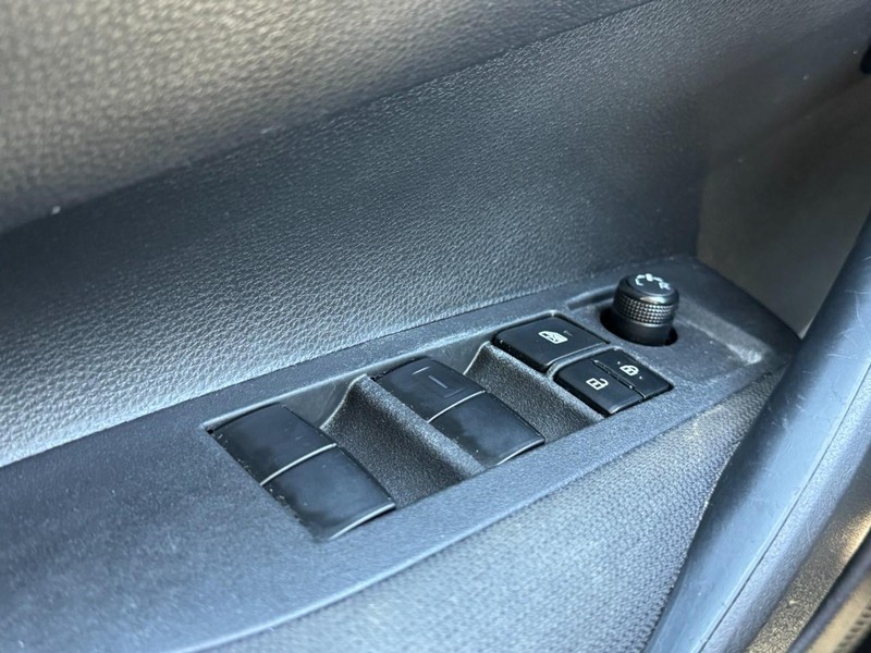 Toyota Corolla Vehicle Image 21