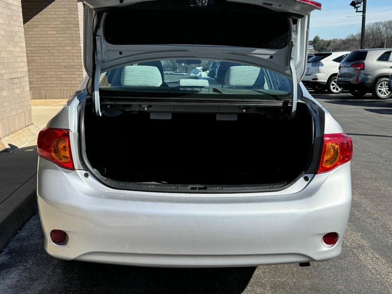 Toyota Corolla Vehicle Image 08