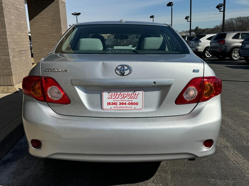 Toyota Corolla Vehicle Image 09
