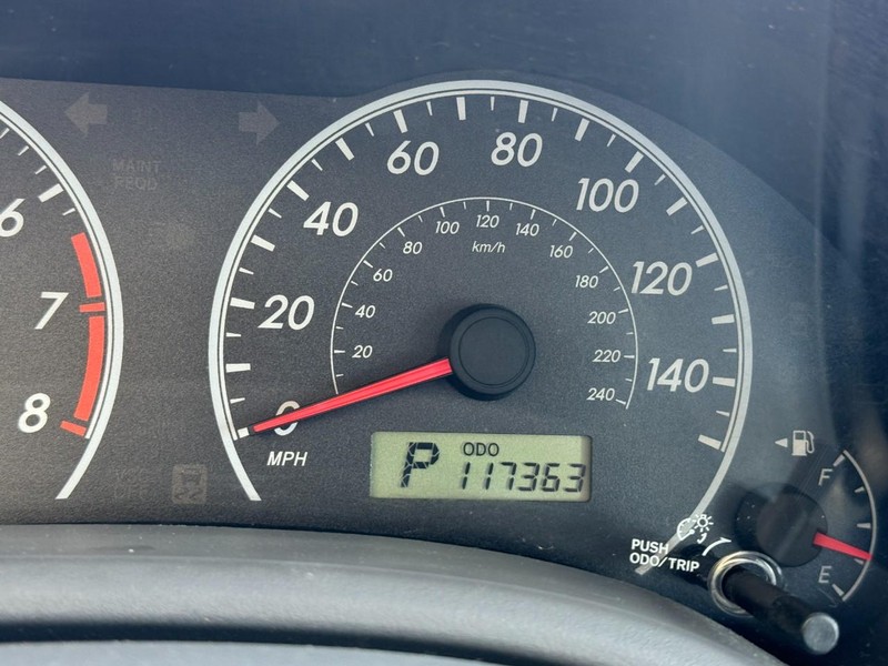 Toyota Corolla Vehicle Image 16