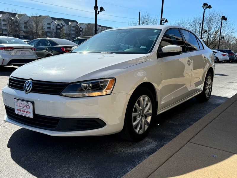Volkswagen Jetta Sedan Vehicle Image 06