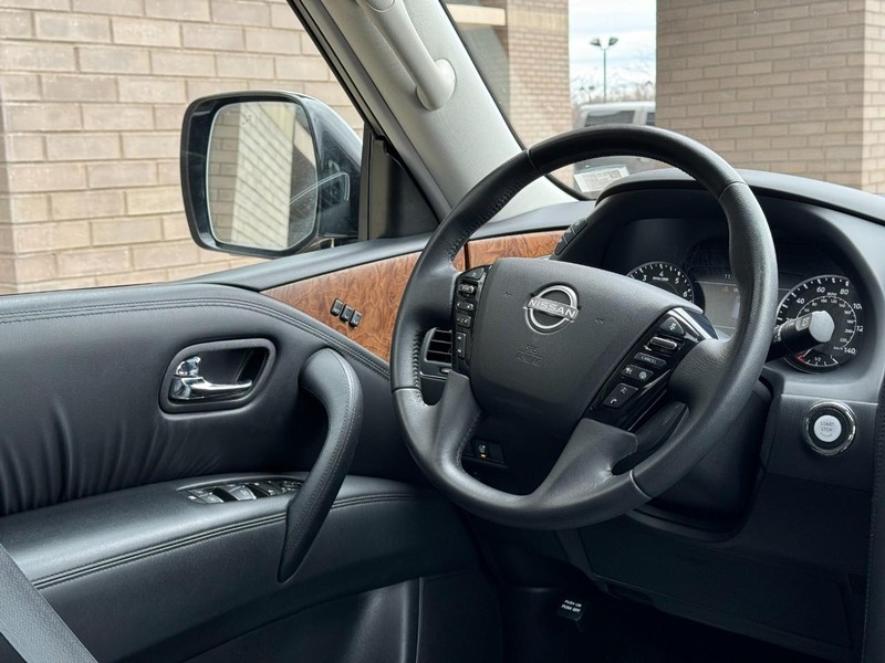 Nissan Armada Vehicle Image 14