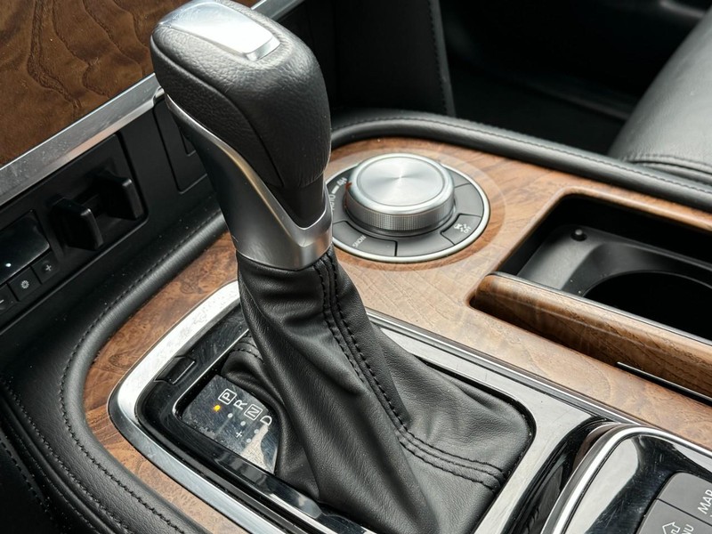 Nissan Armada Vehicle Image 22