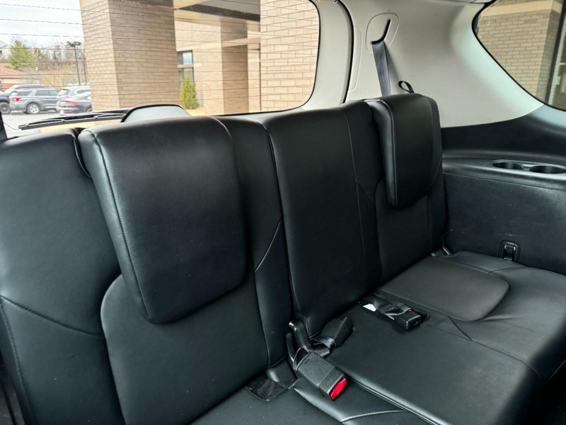 Nissan Armada Vehicle Image 11