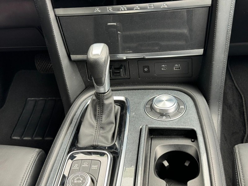 Nissan Armada Vehicle Image 15