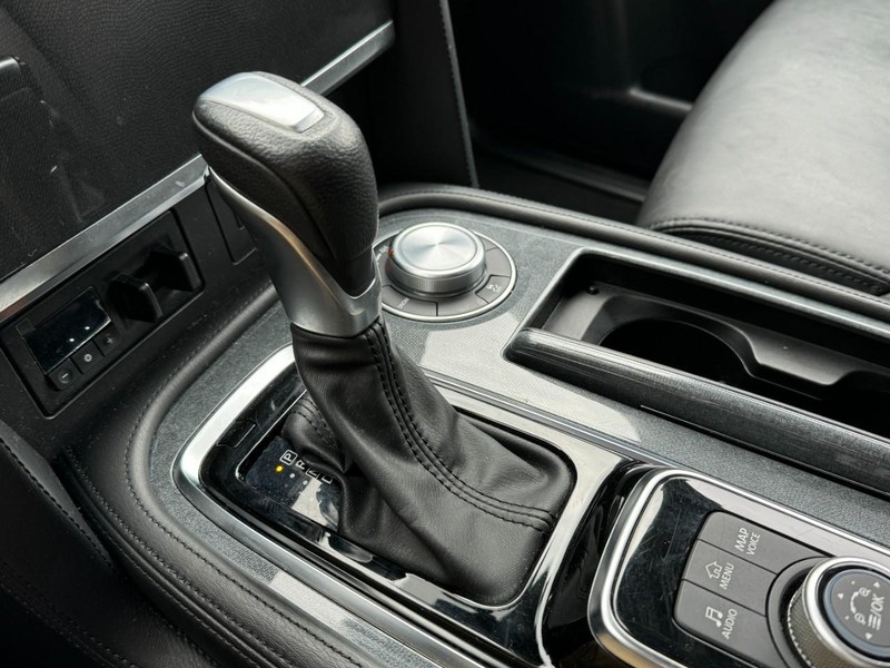 Nissan Armada Vehicle Image 20