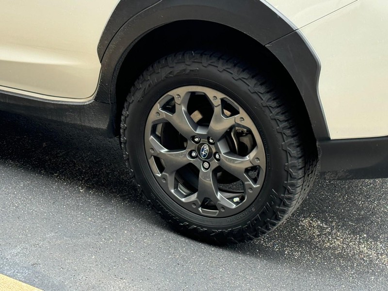 Subaru Crosstrek Vehicle Image 05