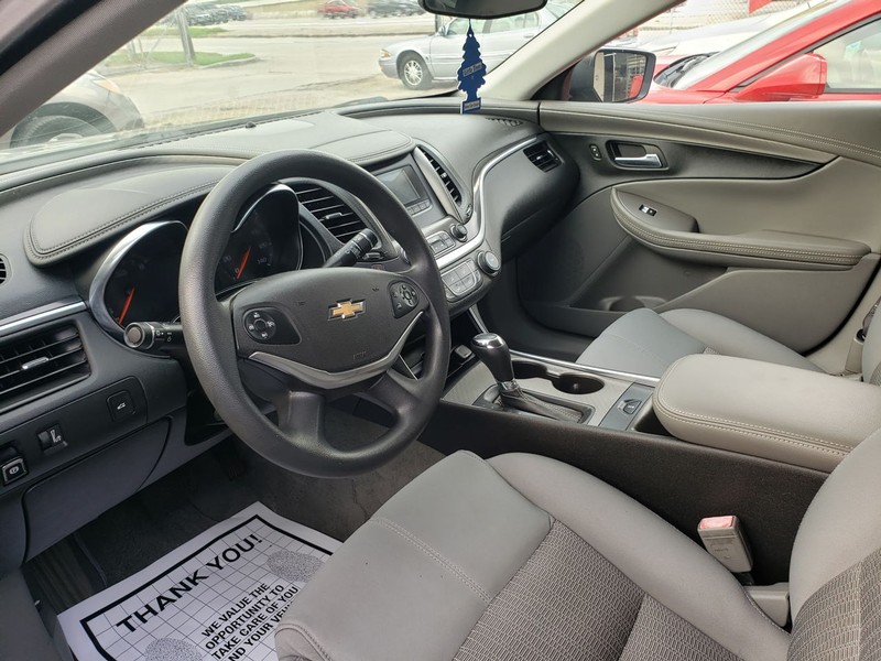 Chevrolet Impala Vehicle Full-screen Gallery Image 06