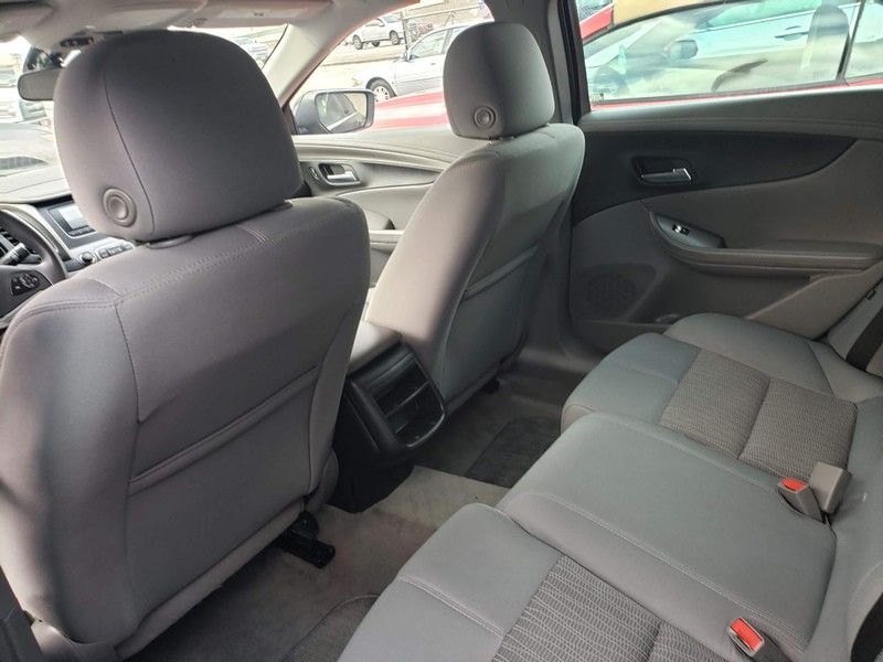 Chevrolet Impala Vehicle Full-screen Gallery Image 07