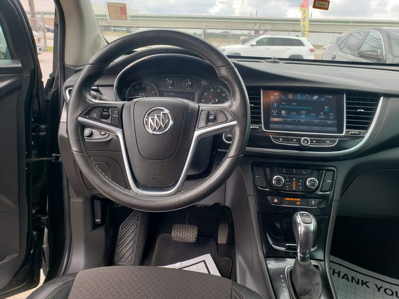 Buick Encore Vehicle Full-screen Gallery Image 06