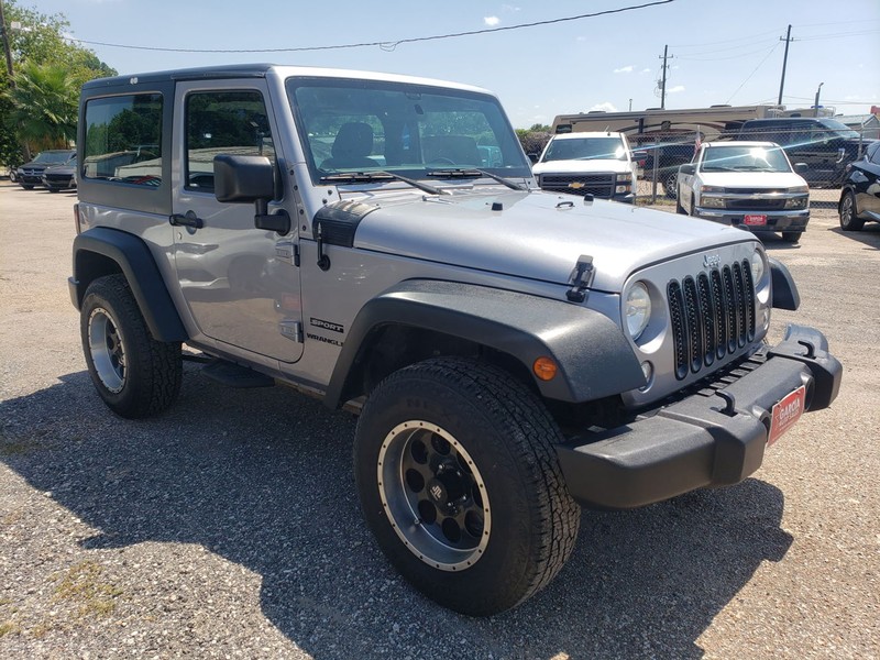 Jeep Wrangler Vehicle Full-screen Gallery Image 02