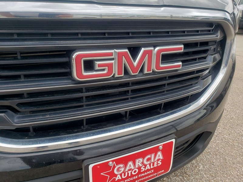 GMC Terrain Vehicle Full-screen Gallery Image 05