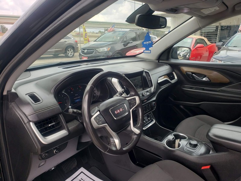 GMC Terrain Vehicle Full-screen Gallery Image 07