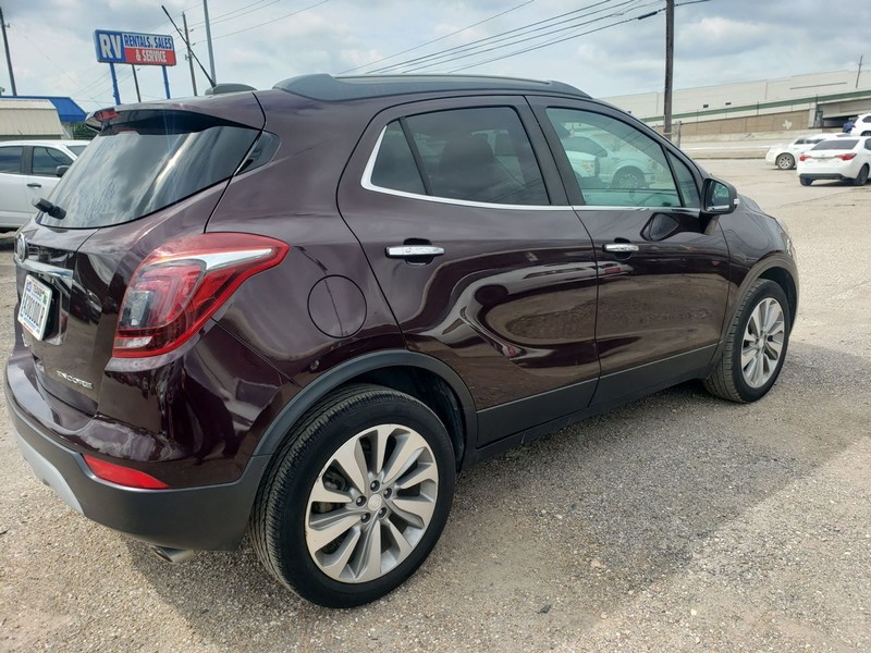 Buick Encore Vehicle Full-screen Gallery Image 02