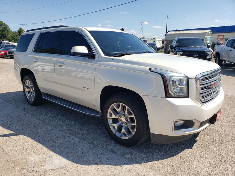 GMC Yukon Vehicle Full-screen Gallery Image 02