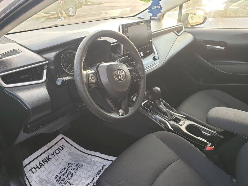 Toyota Corolla Vehicle Full-screen Gallery Image 05