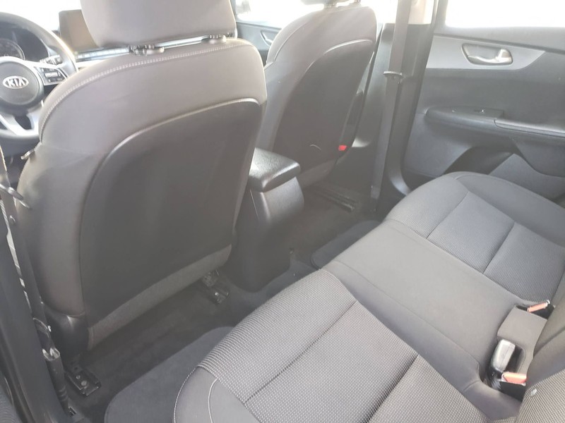 Kia Forte Vehicle Full-screen Gallery Image 06