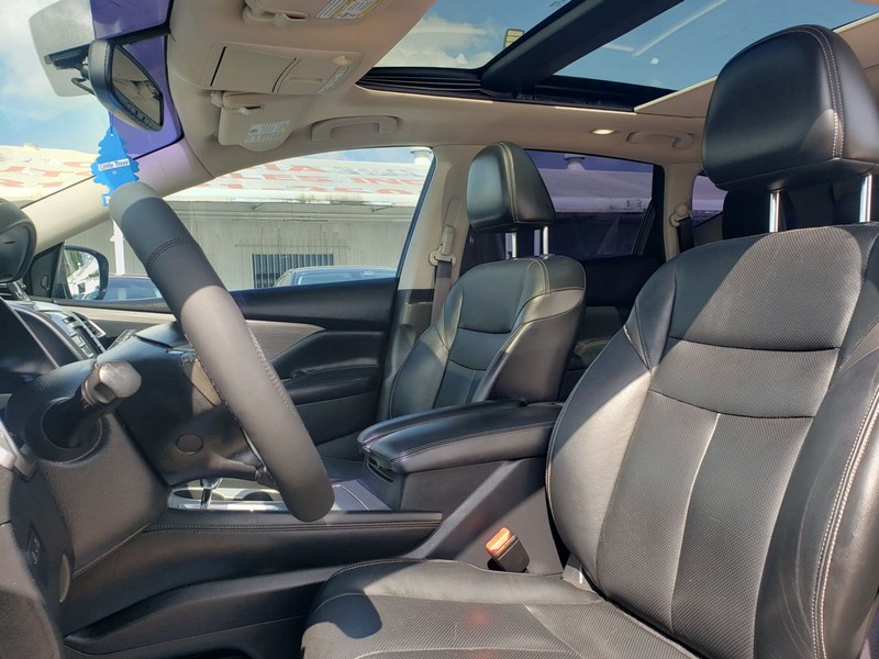 Nissan Murano Vehicle Full-screen Gallery Image 07