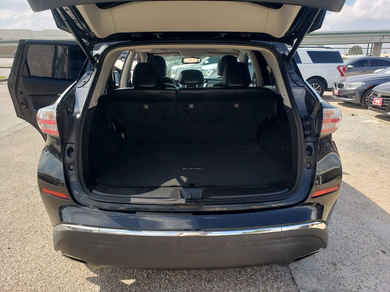 Nissan Murano Vehicle Full-screen Gallery Image 10