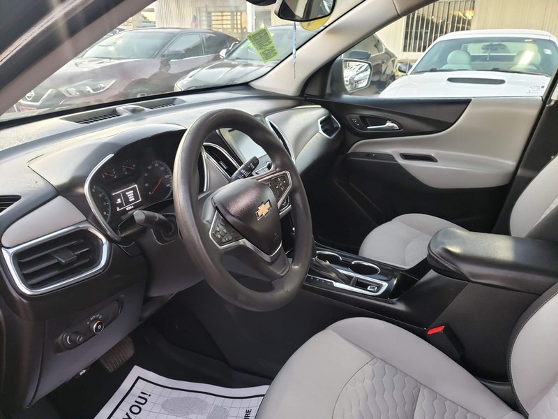 Chevrolet Equinox Vehicle Full-screen Gallery Image 05