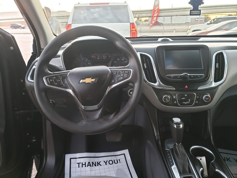 Chevrolet Equinox Vehicle Full-screen Gallery Image 06