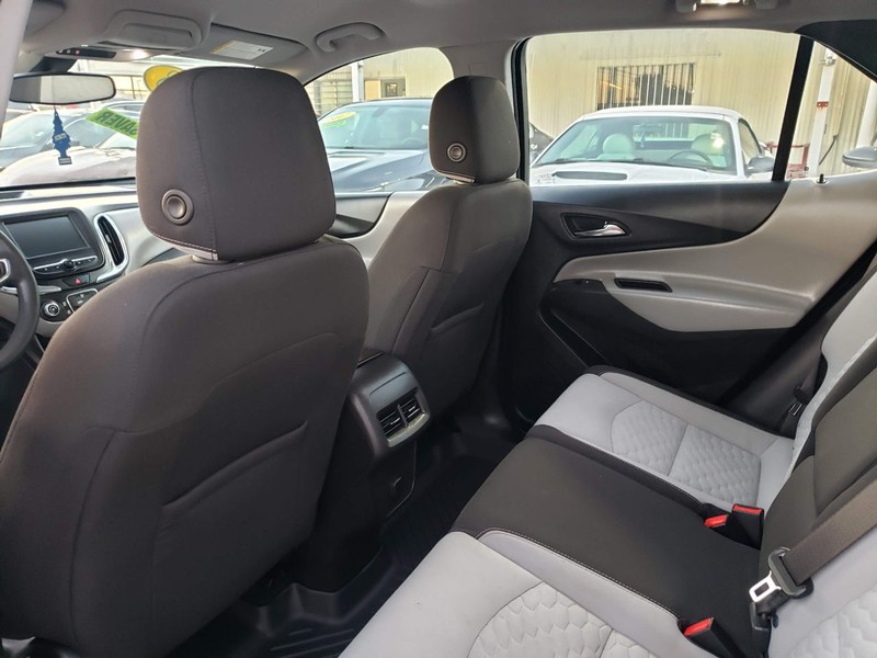 Chevrolet Equinox Vehicle Full-screen Gallery Image 07