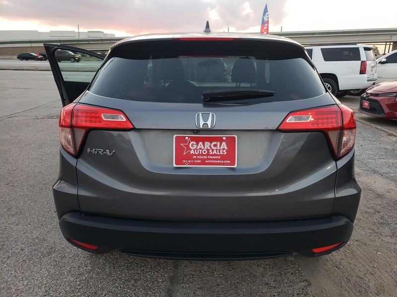 Honda HR-V Vehicle Full-screen Gallery Image 05