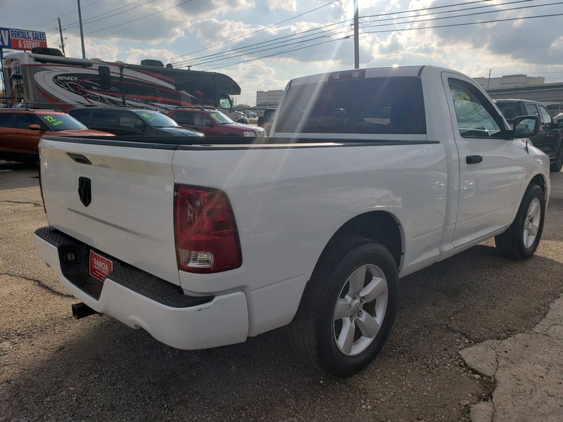 Ram 1500 Vehicle Full-screen Gallery Image 03