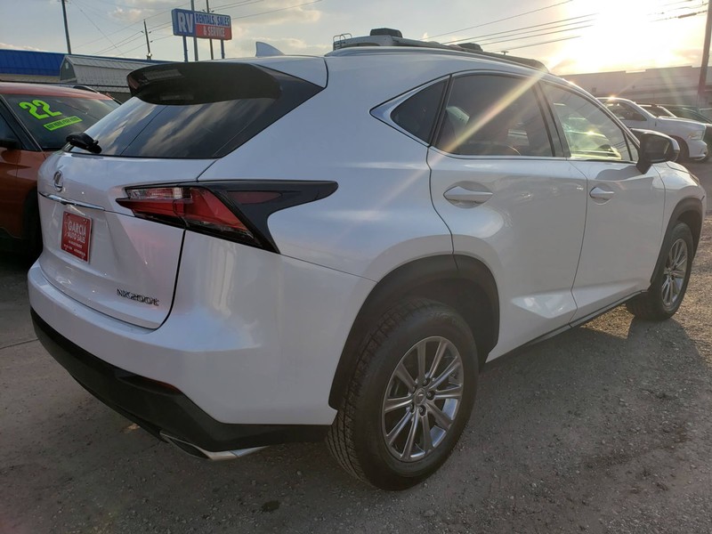 Lexus NX Vehicle Full-screen Gallery Image 03