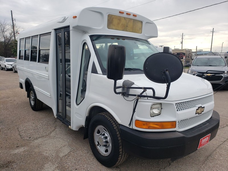 Chevrolet Express Vehicle Full-screen Gallery Image 02