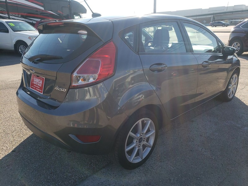 Ford Fiesta Hatchback Vehicle Full-screen Gallery Image 02