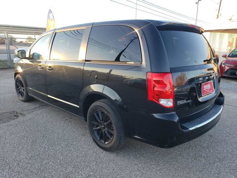 Dodge Grand Caravan Vehicle Full-screen Gallery Image 03