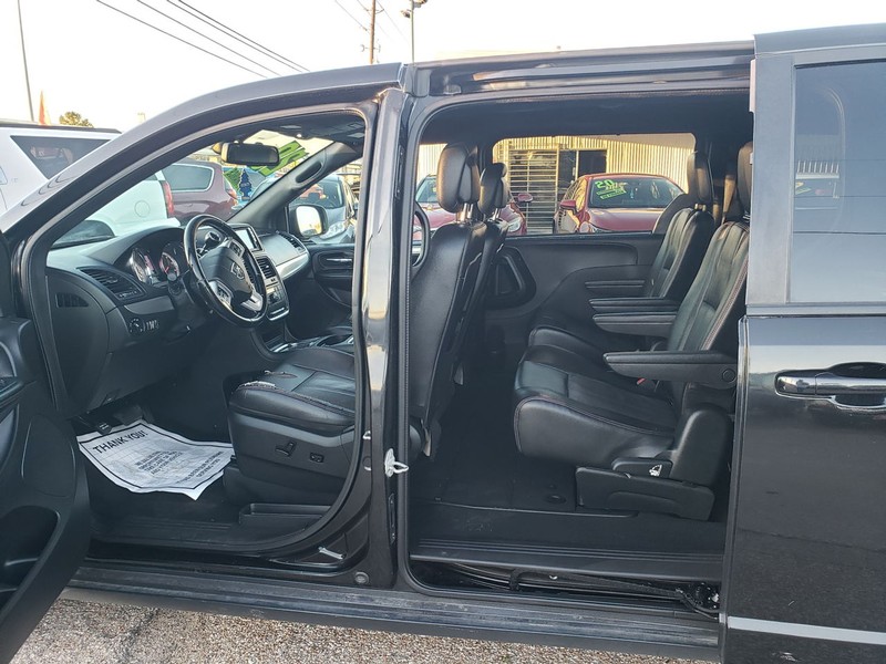 Dodge Grand Caravan Vehicle Full-screen Gallery Image 07