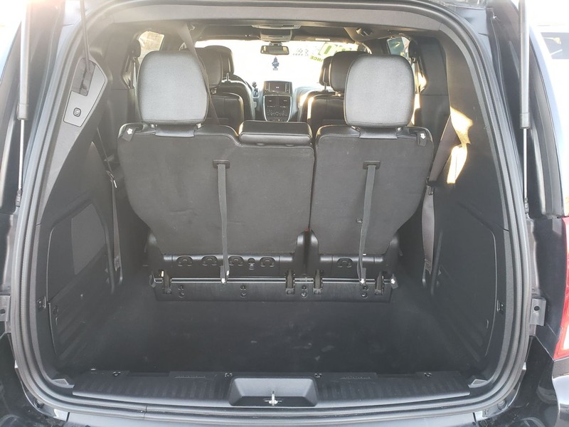 Dodge Grand Caravan Vehicle Full-screen Gallery Image 08