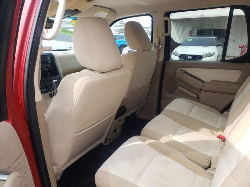 Ford Explorer Sport Trac Vehicle Full-screen Gallery Image 07