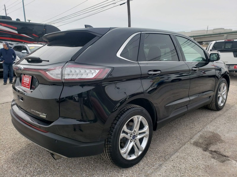 Ford Edge Vehicle Full-screen Gallery Image 02