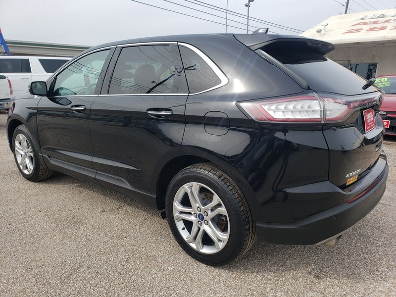 Ford Edge Vehicle Full-screen Gallery Image 04