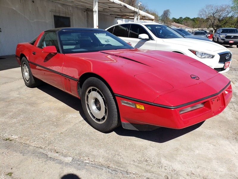 Chevrolet Corvette Vehicle Full-screen Gallery Image 02