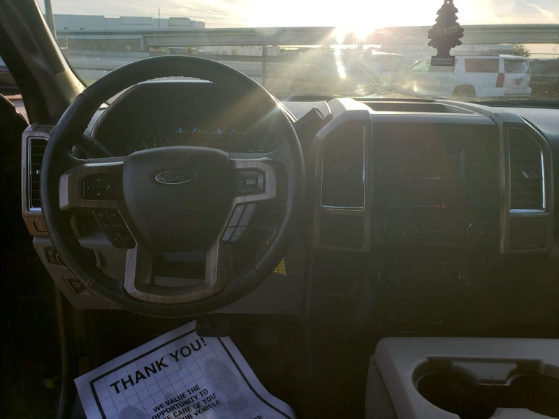 Ford F-150 Vehicle Full-screen Gallery Image 05