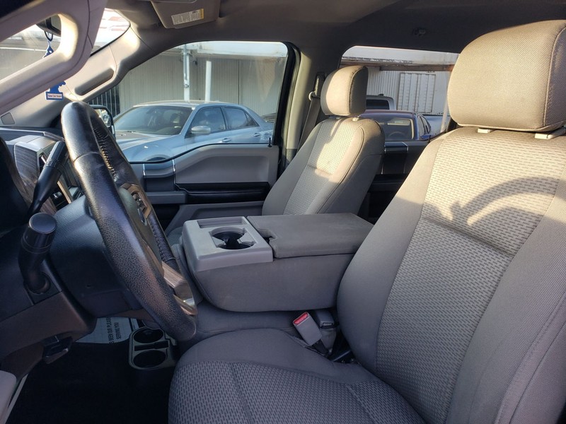 Ford F-150 Vehicle Full-screen Gallery Image 08